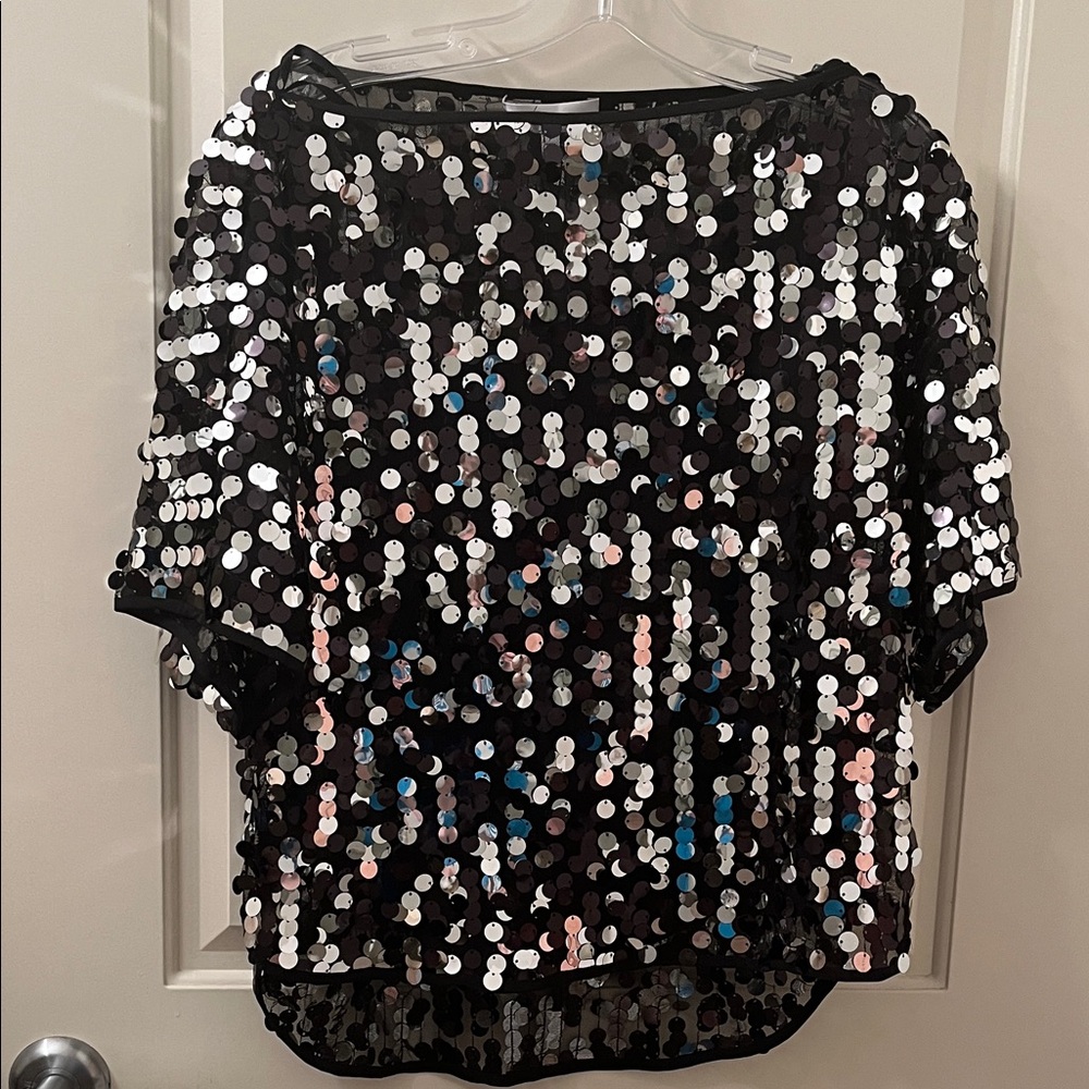 MILLY. dolman sleeve top with silver pailettes. Size p/xs. NWT